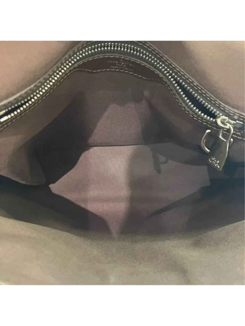 Louis Vuitton Roman MM Taiga Messenger Bag